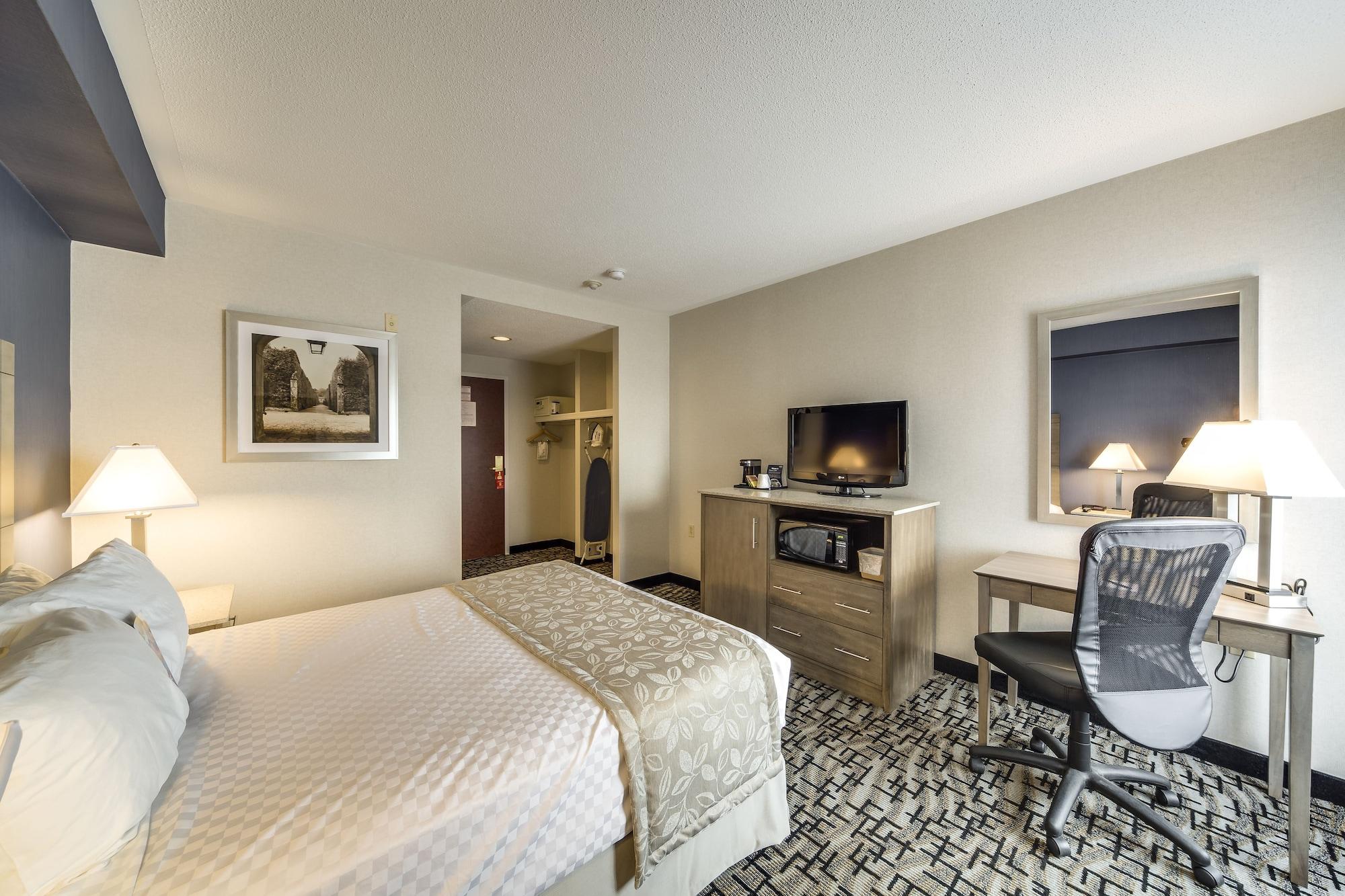 Monte Carlo Inn Oakville Suites Esterno foto