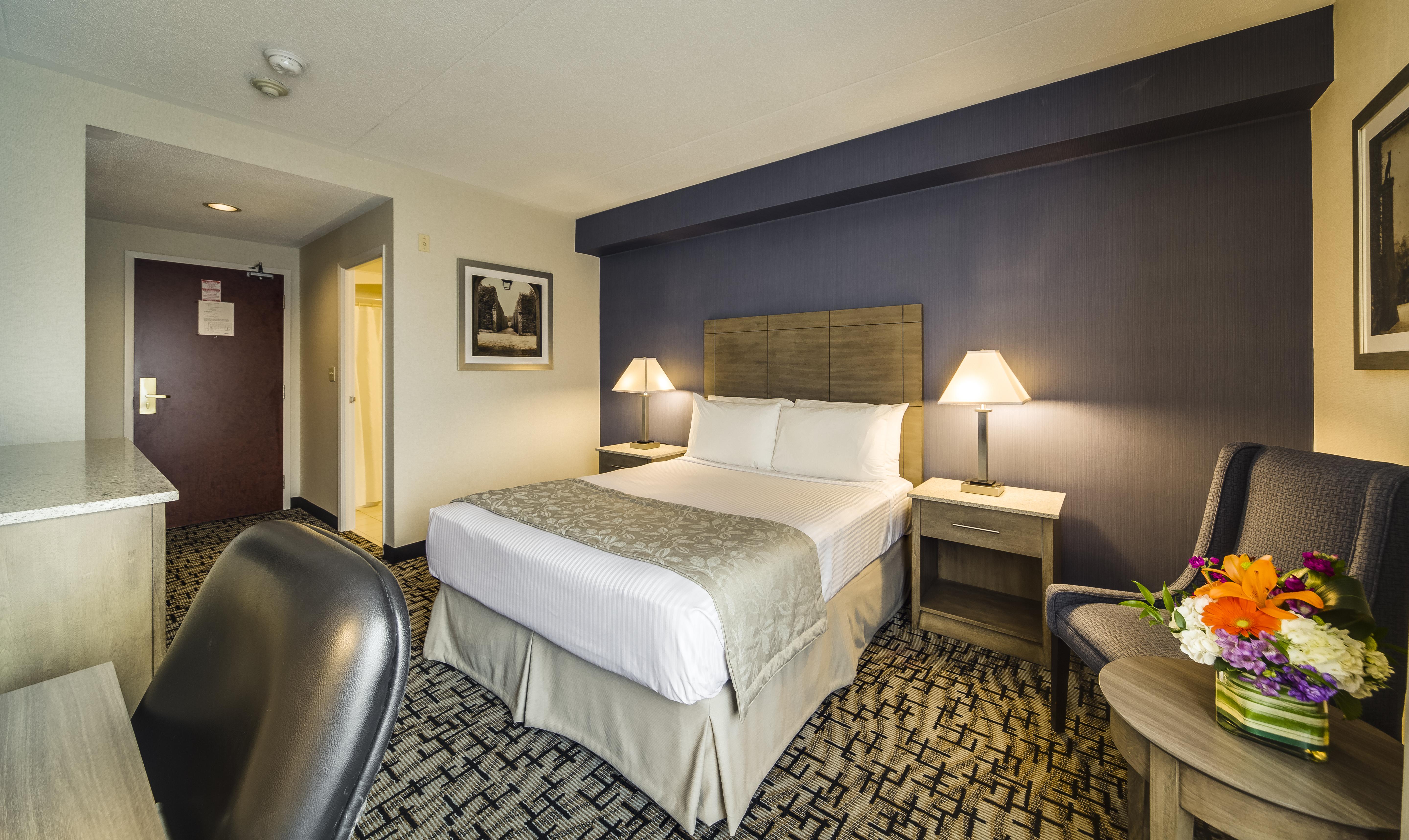 Monte Carlo Inn Oakville Suites Esterno foto