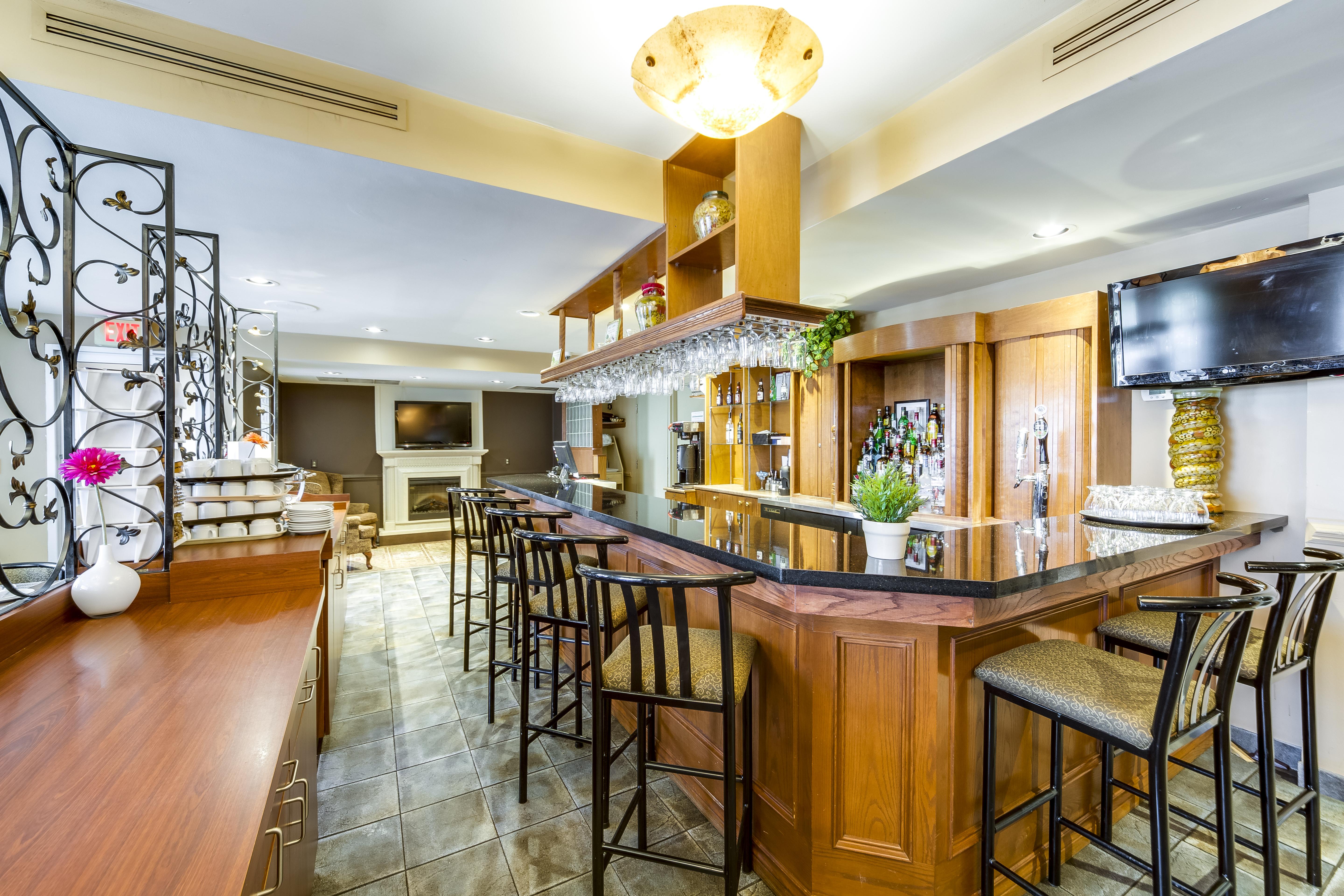Monte Carlo Inn Oakville Suites Esterno foto