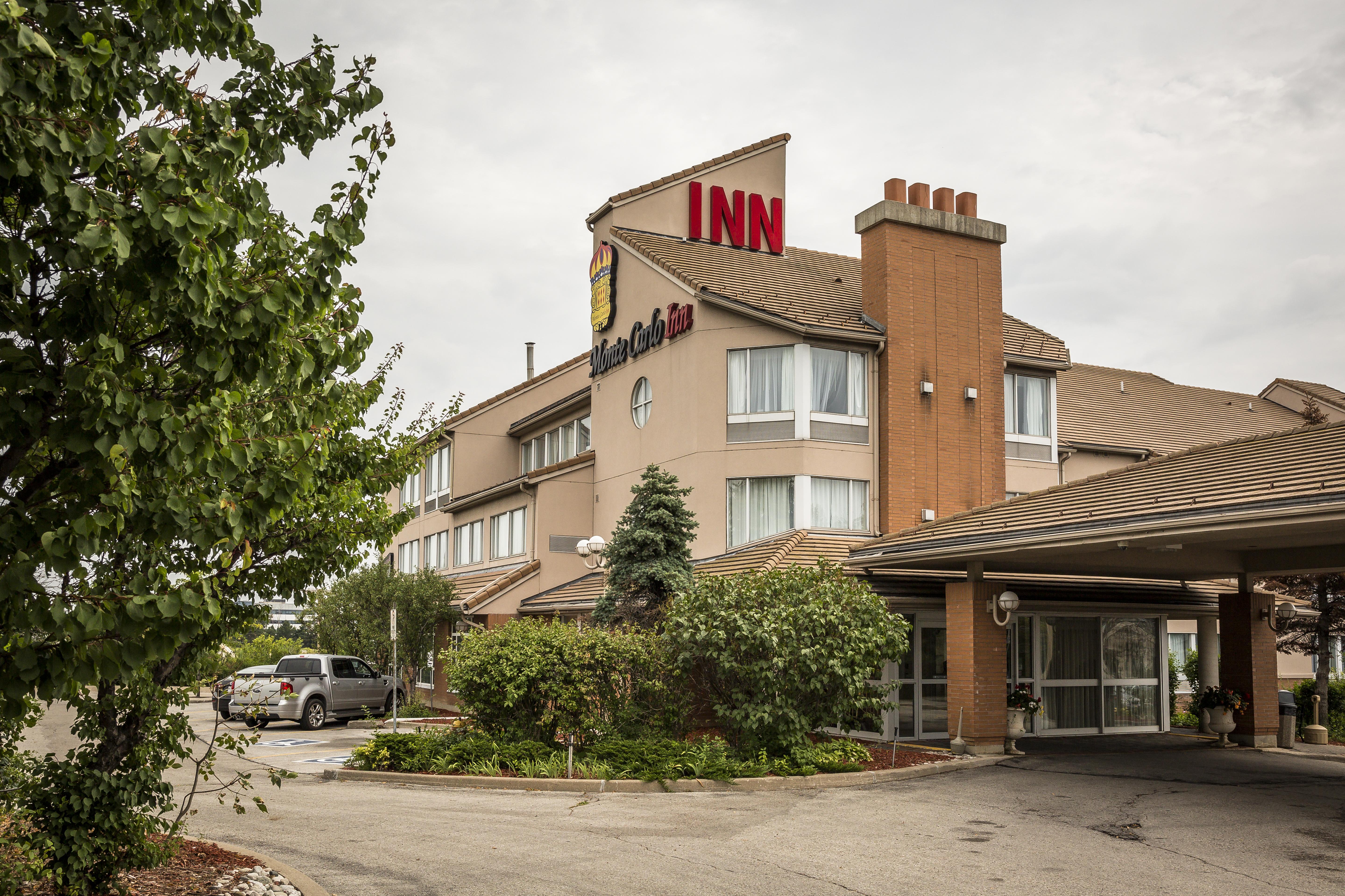 Monte Carlo Inn Oakville Suites Esterno foto