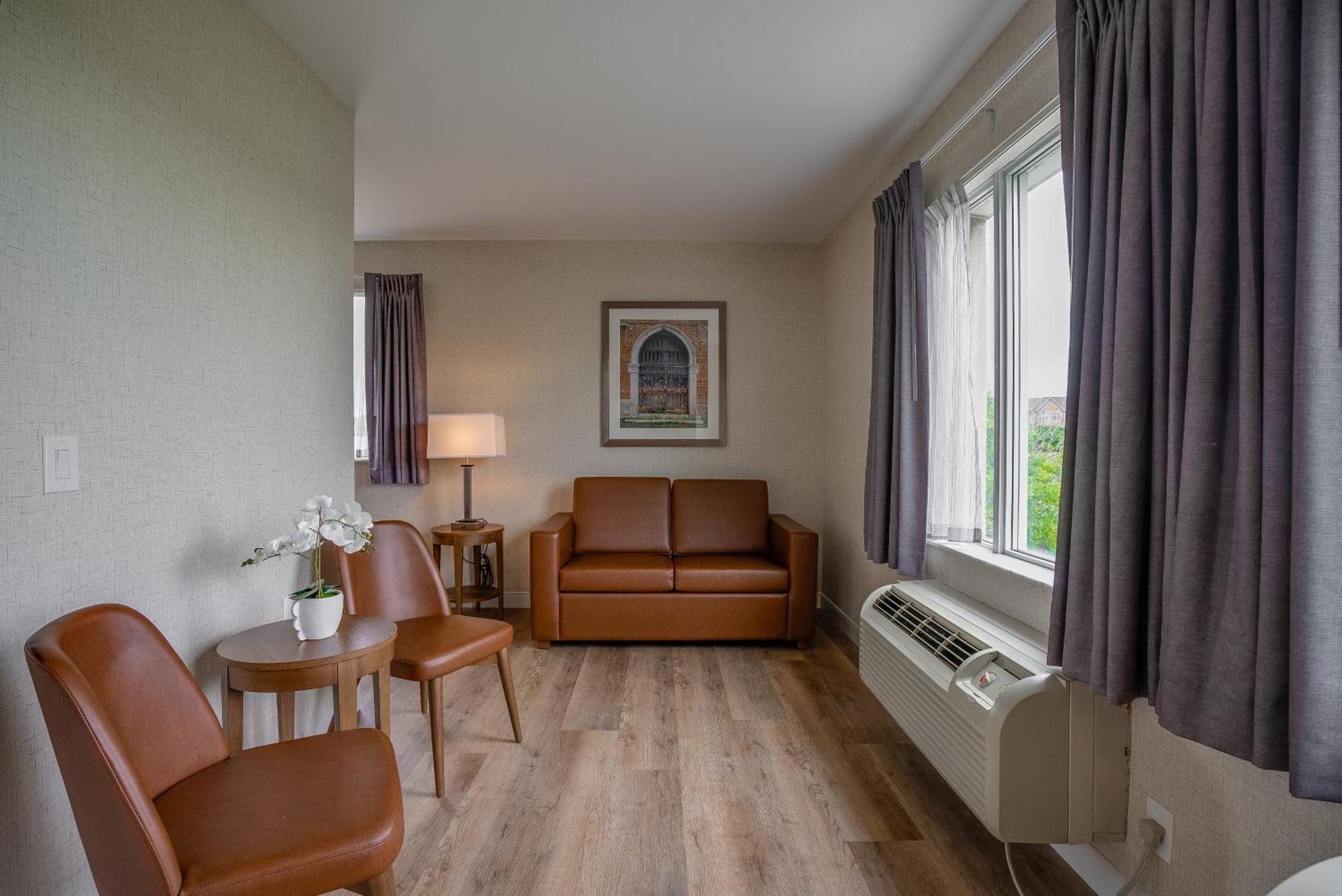 Monte Carlo Inn Oakville Suites Esterno foto