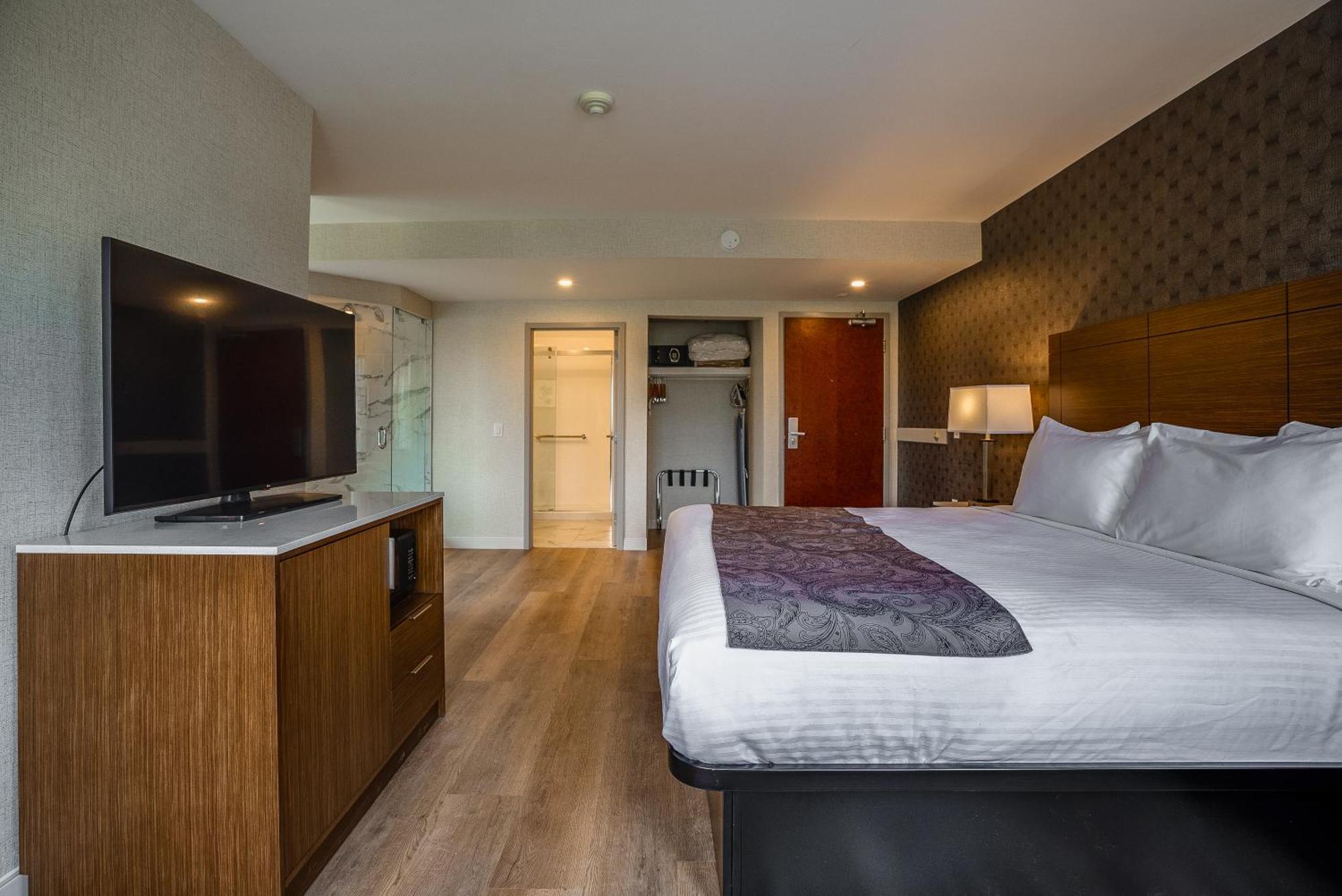 Monte Carlo Inn Oakville Suites Esterno foto