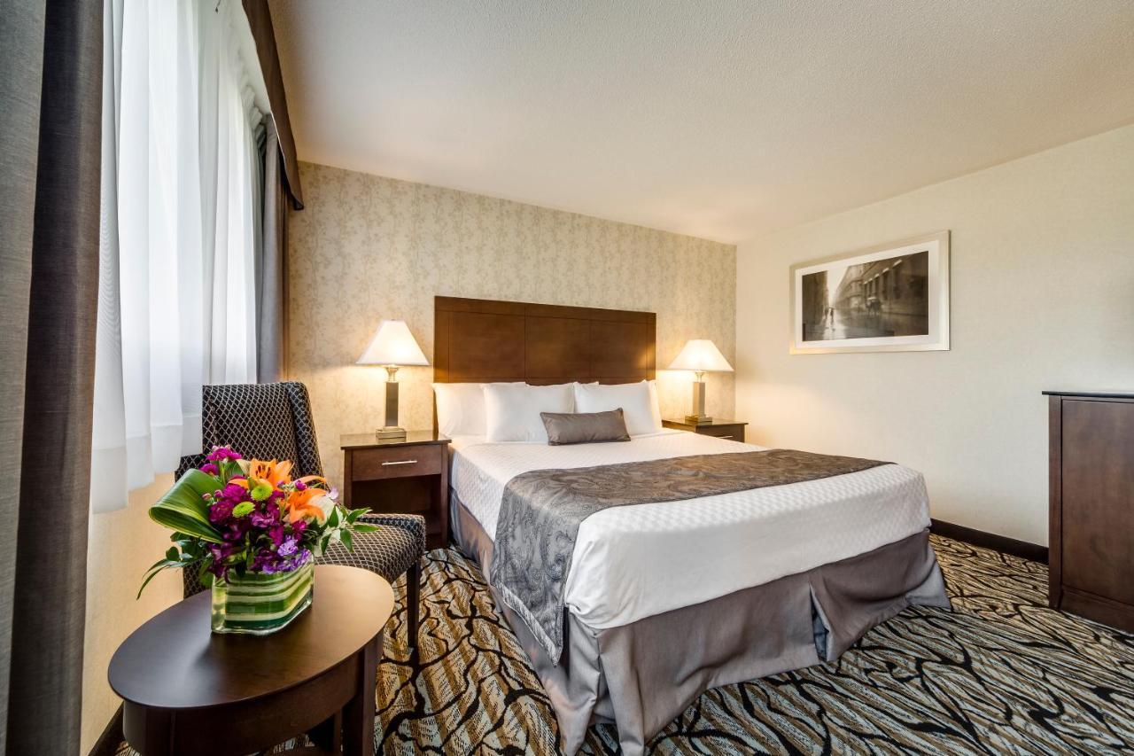 Monte Carlo Inn Oakville Suites Esterno foto